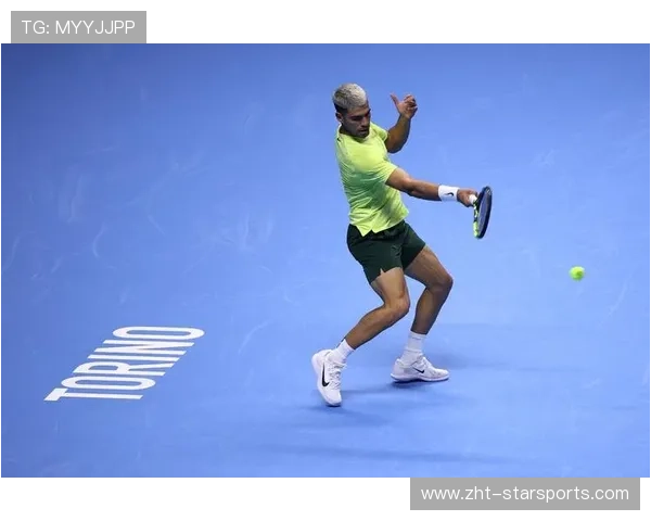 网球阿尔卡拉斯脚步移动更具爆发